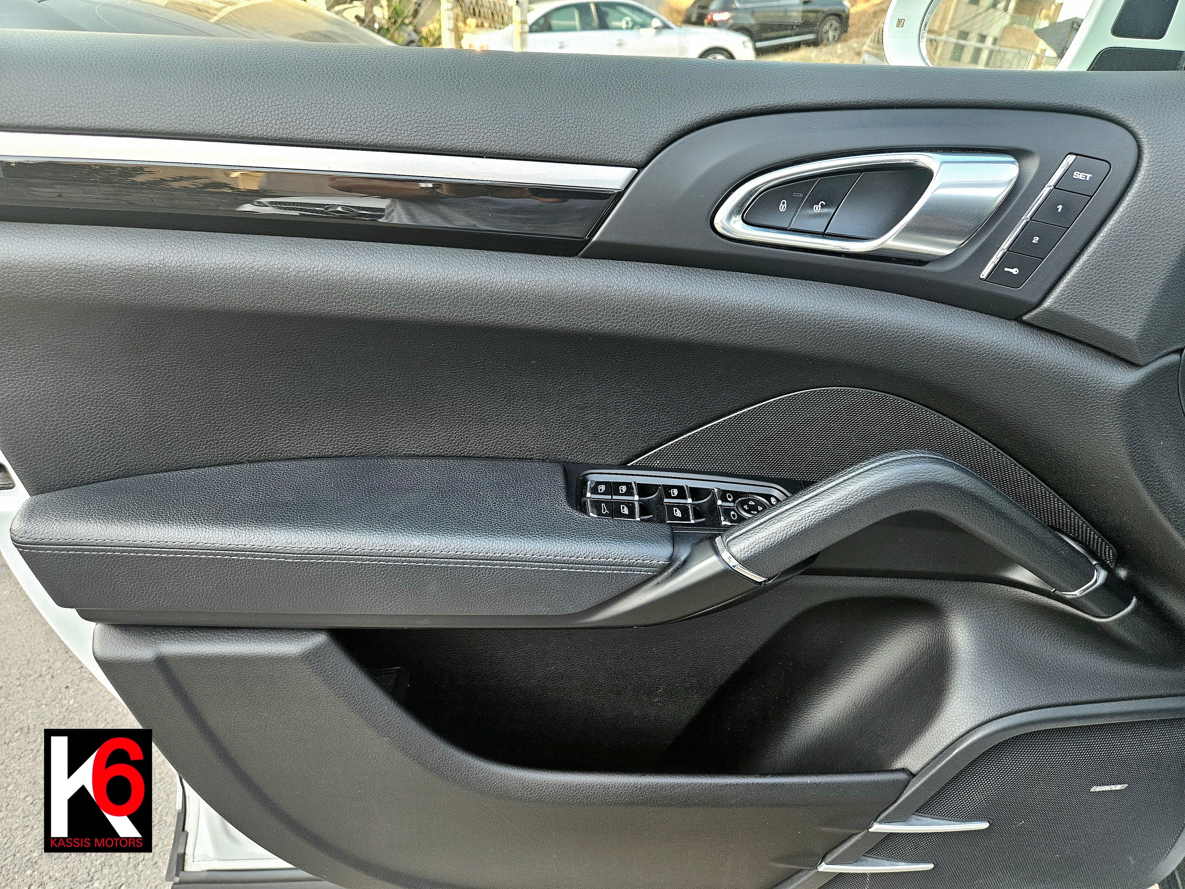 PORSCHE CAYENNE PLATINUM- V6 - 2017